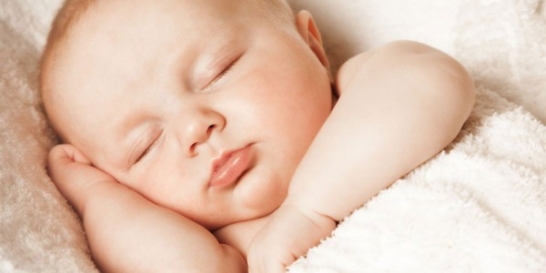 ¿Es la melatonina una ayuda eficaz para dormir a mi bebé? 